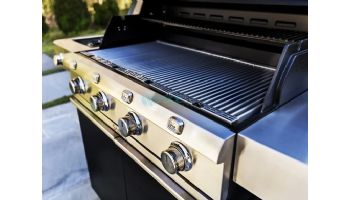 SABER Deluxe Black 4-Burner Stainless Steel Free Standing Propane Gas Grill | R67CC1117