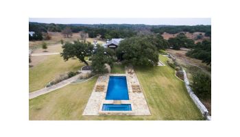 C.L. Industries CrystalStones Natural Pebble Pool Finish | 80 Lb. | Midnight Blue | CSMBO CSMIDBLUE