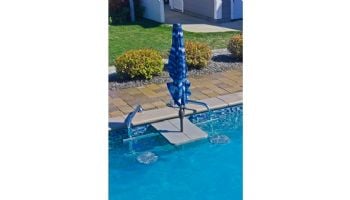 Global Pool Products 2-Seat Swim-Up High-Top Table with Matching Umbrella | Silver Vein Powder Coated Frame - Granite Gray Top | GPPOTE-2STHT-SV-U